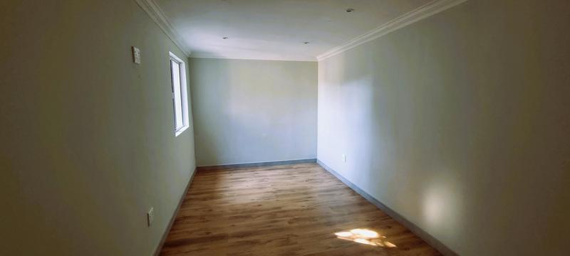 5 Bedroom Property for Sale in Wierda Park Gauteng
