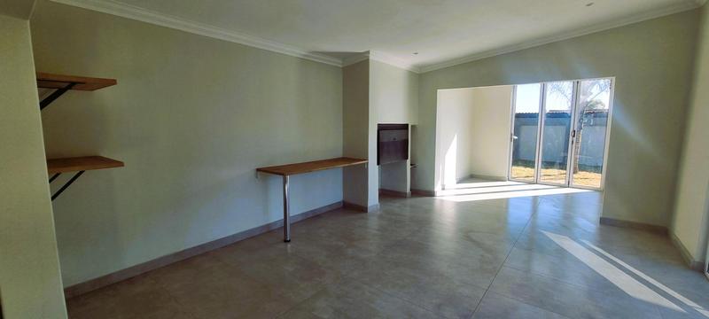 5 Bedroom Property for Sale in Wierda Park Gauteng