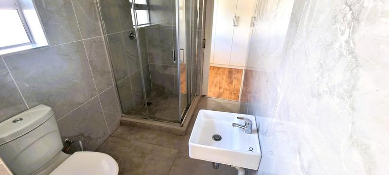5 Bedroom Property for Sale in Wierda Park Gauteng
