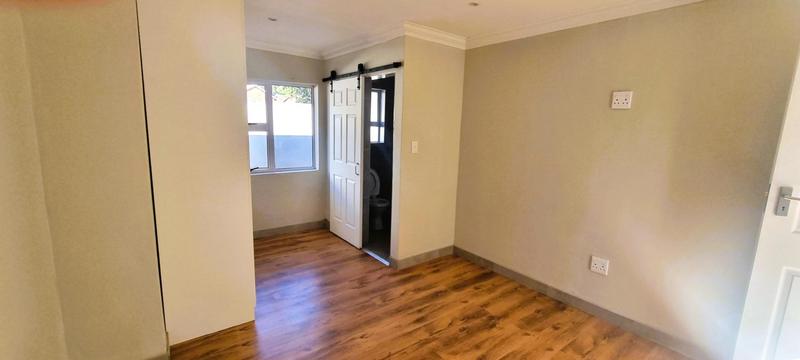 5 Bedroom Property for Sale in Wierda Park Gauteng