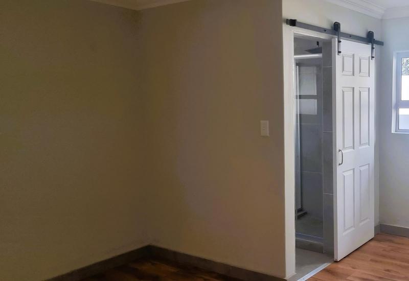 5 Bedroom Property for Sale in Wierda Park Gauteng