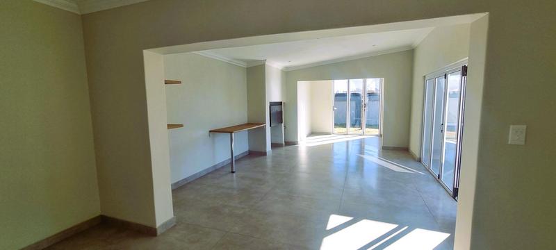 5 Bedroom Property for Sale in Wierda Park Gauteng