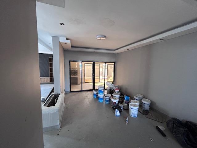 5 Bedroom Property for Sale in Six Fountains Residential Estate Gauteng