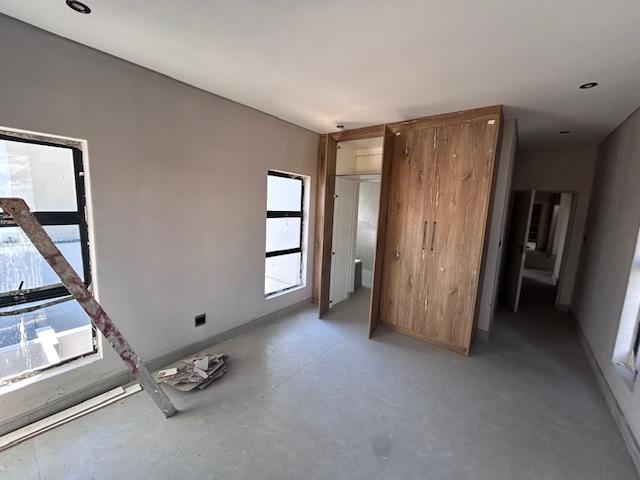 5 Bedroom Property for Sale in Six Fountains Residential Estate Gauteng