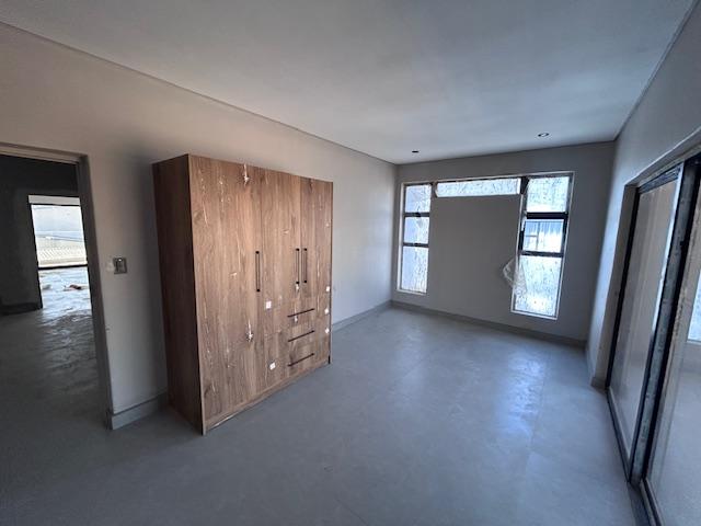5 Bedroom Property for Sale in Six Fountains Residential Estate Gauteng