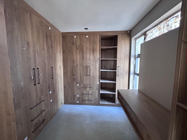 5 Bedroom Property for Sale in Six Fountains Residential Estate Gauteng