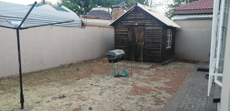 To Let 2 Bedroom Property for Rent in Randpoort Gauteng