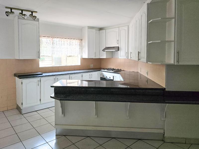 4 Bedroom Property for Sale in Bassonia Gauteng