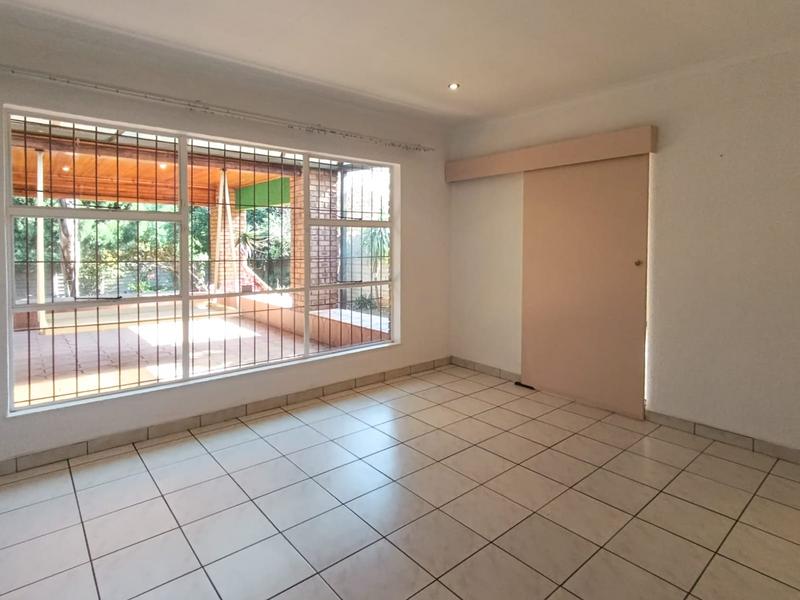 4 Bedroom Property for Sale in Bassonia Gauteng