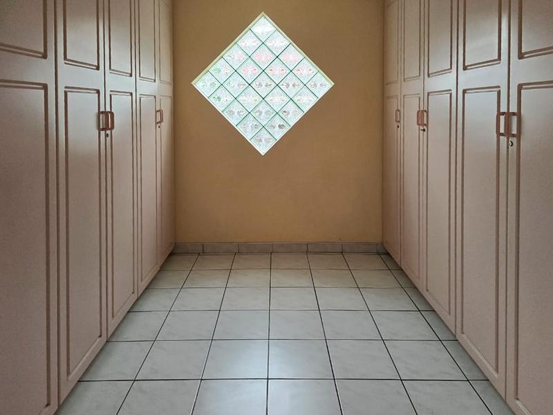 4 Bedroom Property for Sale in Bassonia Gauteng