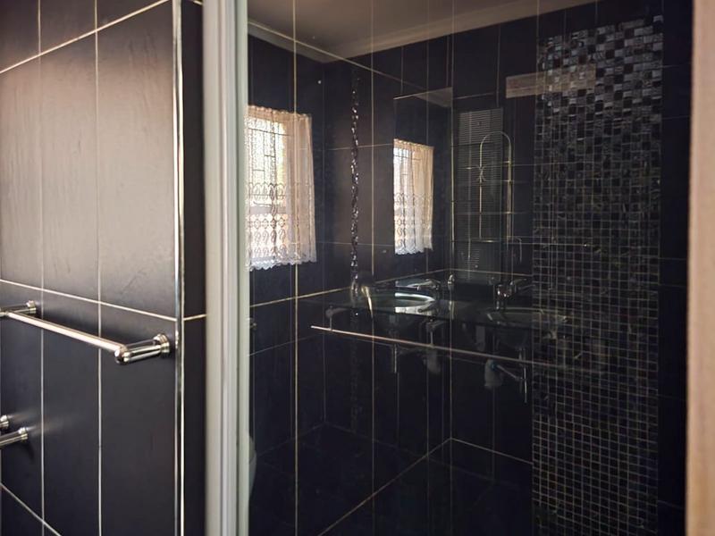 4 Bedroom Property for Sale in Bassonia Gauteng