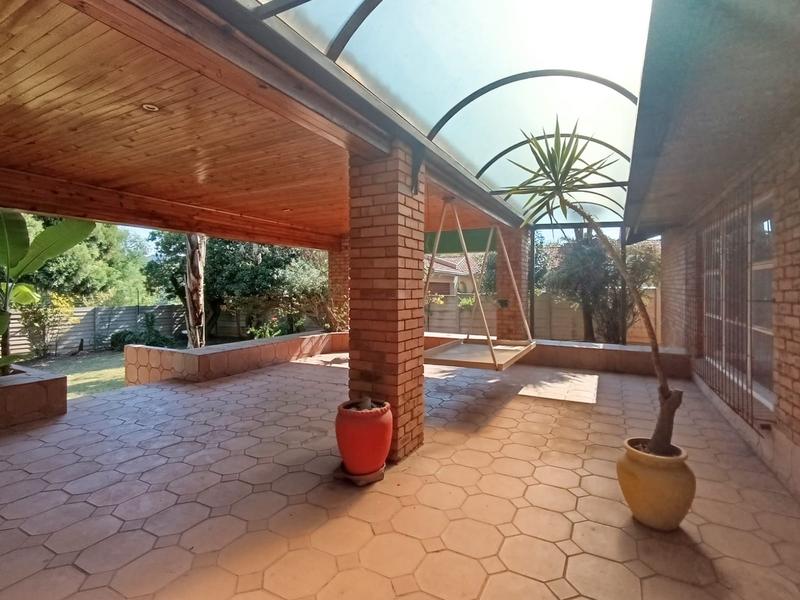 4 Bedroom Property for Sale in Bassonia Gauteng