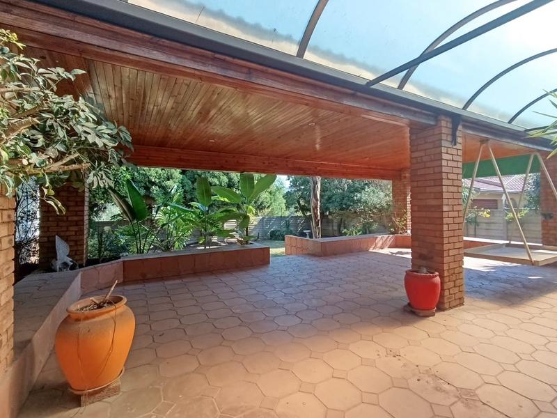 4 Bedroom Property for Sale in Bassonia Gauteng