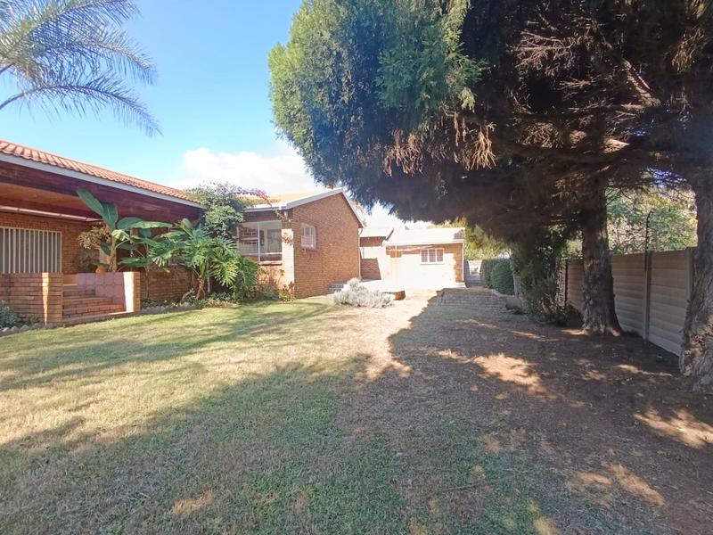 4 Bedroom Property for Sale in Bassonia Gauteng