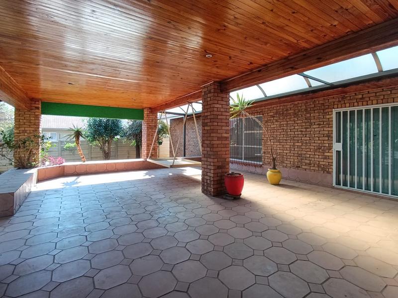 4 Bedroom Property for Sale in Bassonia Gauteng