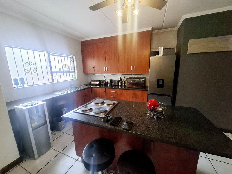 To Let 2 Bedroom Property for Rent in Sunninghill Gauteng
