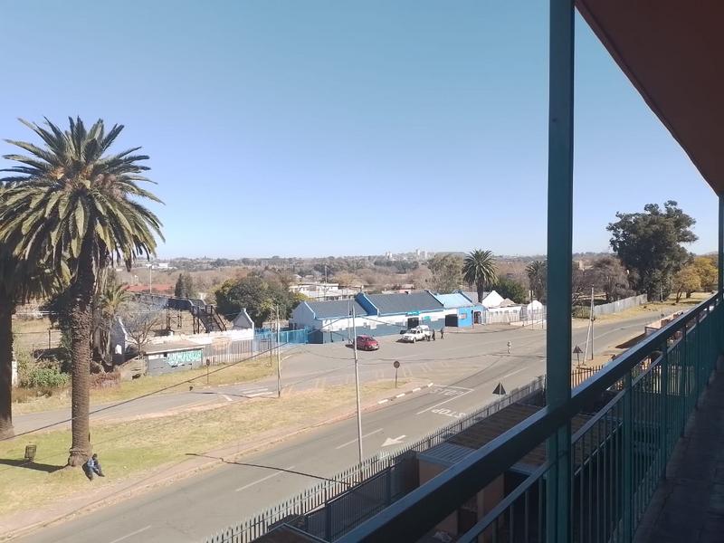 To Let 2 Bedroom Property for Rent in Florida Gauteng
