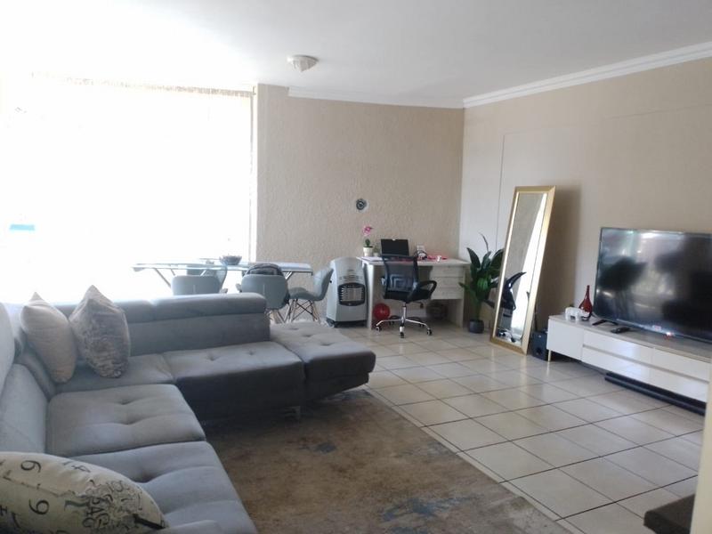 To Let 2 Bedroom Property for Rent in Florida Gauteng