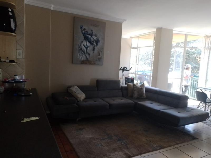 To Let 2 Bedroom Property for Rent in Florida Gauteng