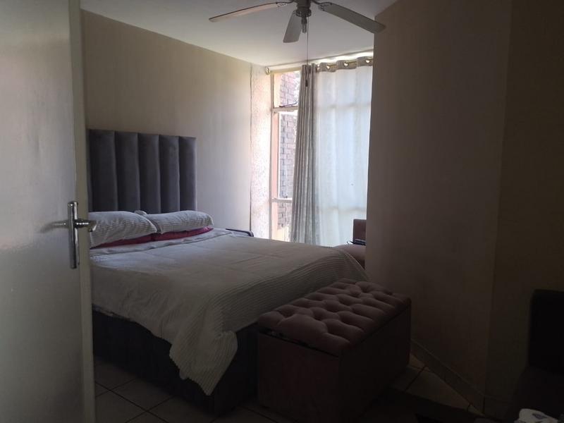 To Let 2 Bedroom Property for Rent in Florida Gauteng