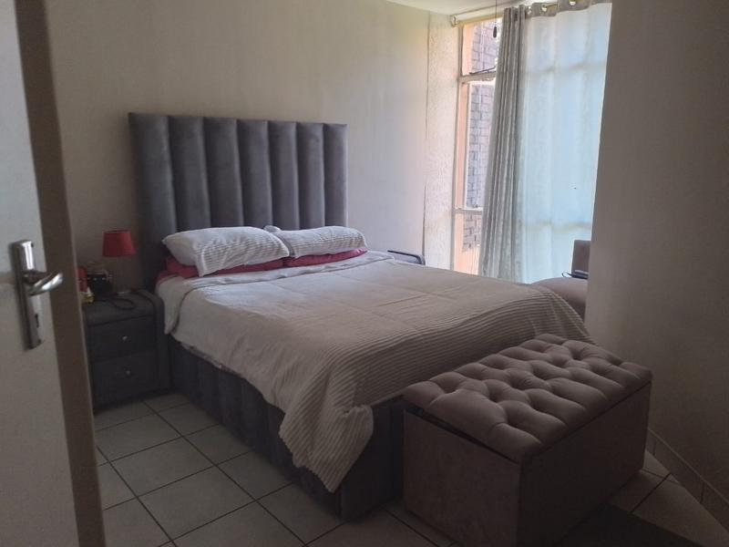 To Let 2 Bedroom Property for Rent in Florida Gauteng