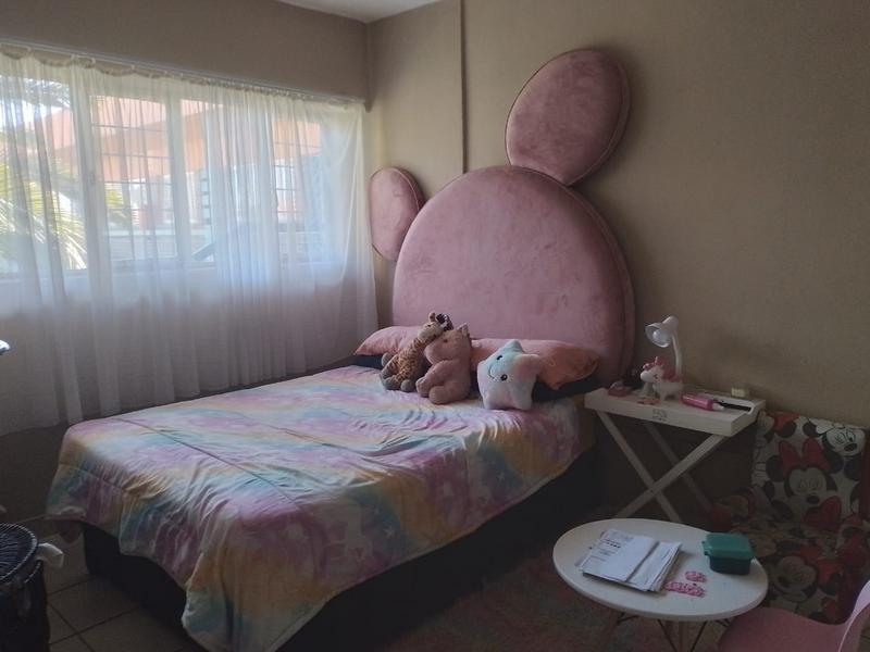 To Let 2 Bedroom Property for Rent in Florida Gauteng