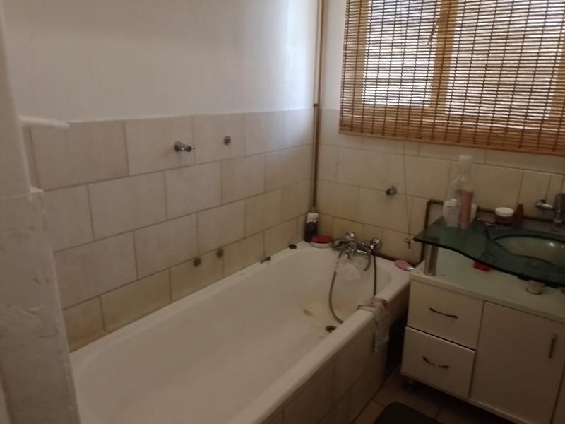 To Let 2 Bedroom Property for Rent in Florida Gauteng