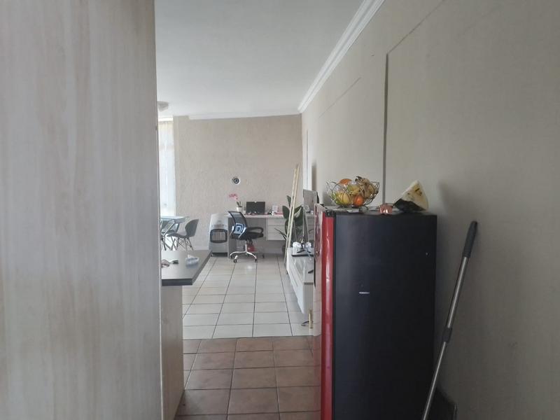 To Let 2 Bedroom Property for Rent in Florida Gauteng