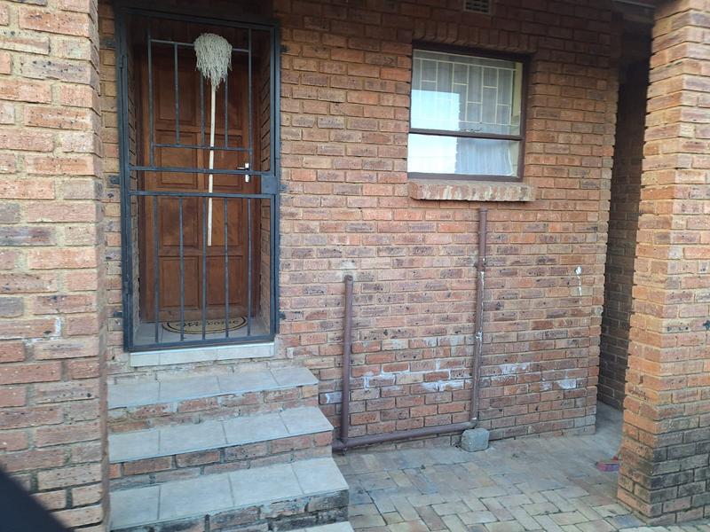 2 Bedroom Property for Sale in Florida Gauteng