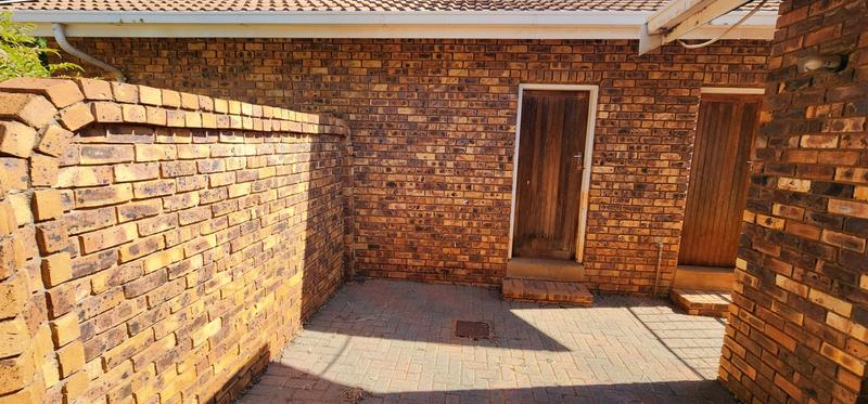 2 Bedroom Property for Sale in Chantelle Gauteng