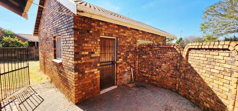 2 Bedroom Property for Sale in Chantelle Gauteng