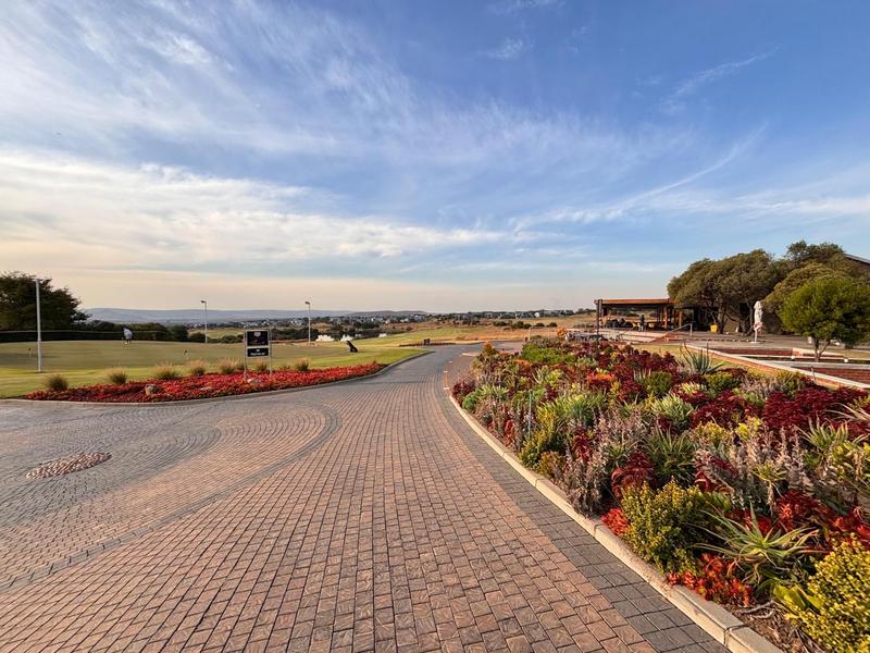 6 Bedroom Property for Sale in Copperleaf Estate Gauteng