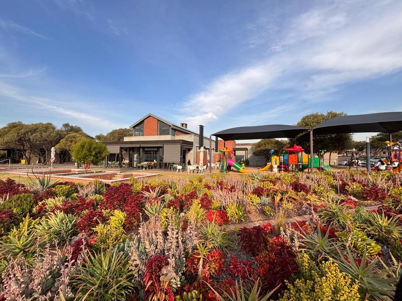 6 Bedroom Property for Sale in Copperleaf Estate Gauteng