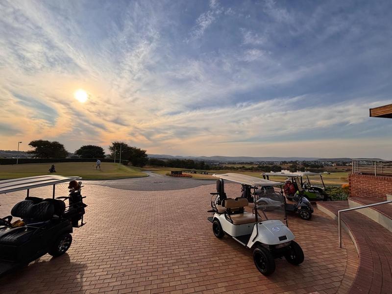 6 Bedroom Property for Sale in Copperleaf Estate Gauteng