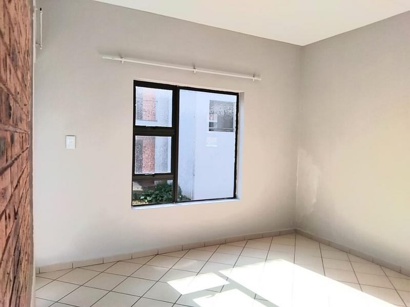 To Let 2 Bedroom Property for Rent in Groblerpark Gauteng