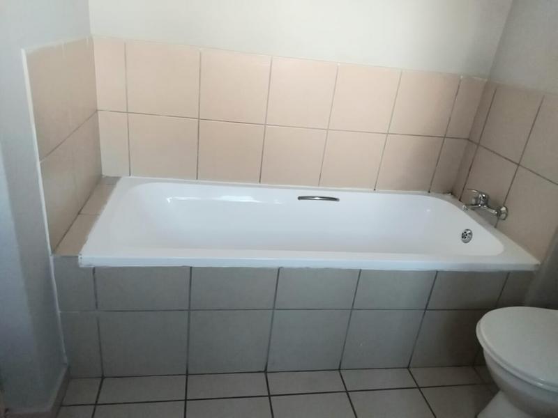 To Let 2 Bedroom Property for Rent in Groblerpark Gauteng