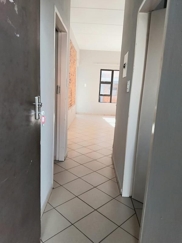 To Let 2 Bedroom Property for Rent in Groblerpark Gauteng