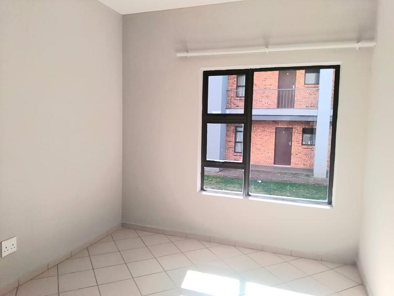 To Let 2 Bedroom Property for Rent in Groblerpark Gauteng