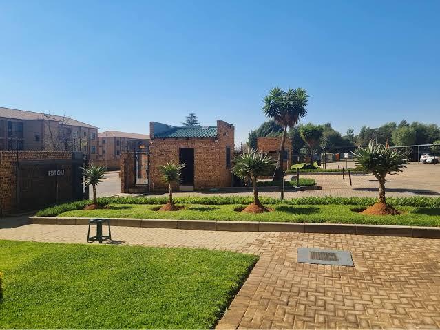 To Let 2 Bedroom Property for Rent in Groblerpark Gauteng