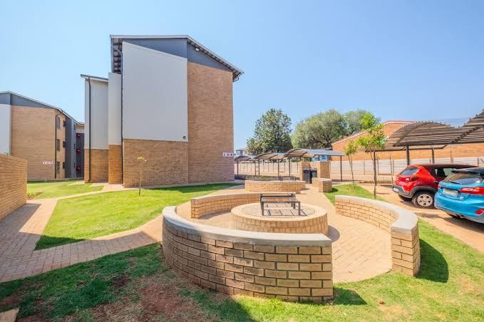 To Let 2 Bedroom Property for Rent in Groblerpark Gauteng