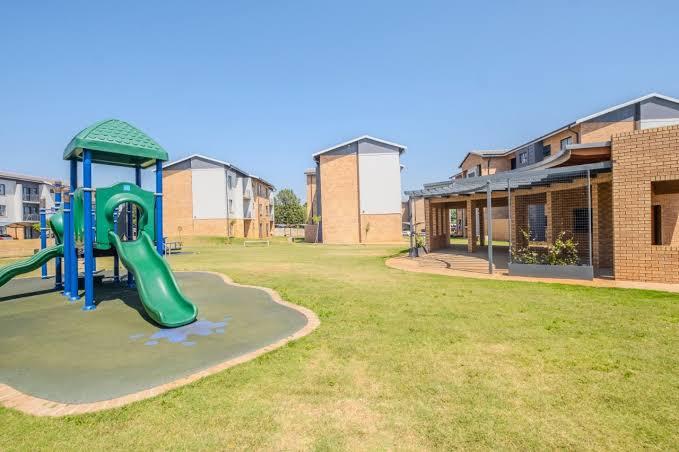 To Let 2 Bedroom Property for Rent in Groblerpark Gauteng