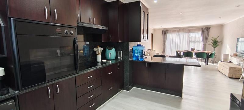 To Let 3 Bedroom Property for Rent in Lakefield Gauteng