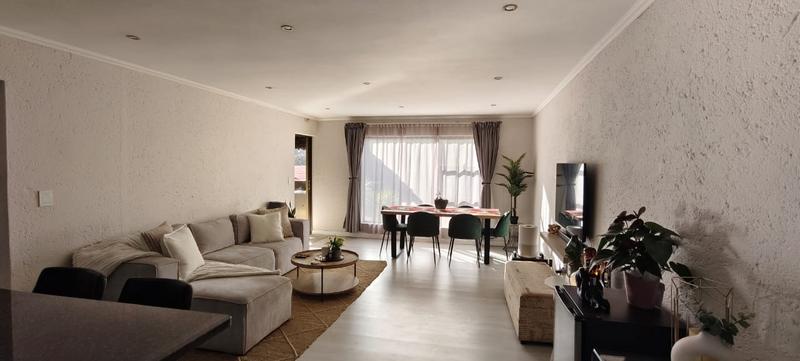 To Let 3 Bedroom Property for Rent in Lakefield Gauteng