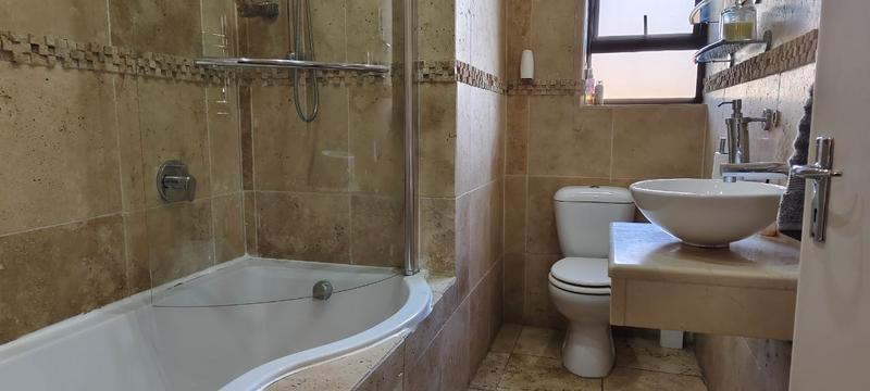 To Let 3 Bedroom Property for Rent in Lakefield Gauteng
