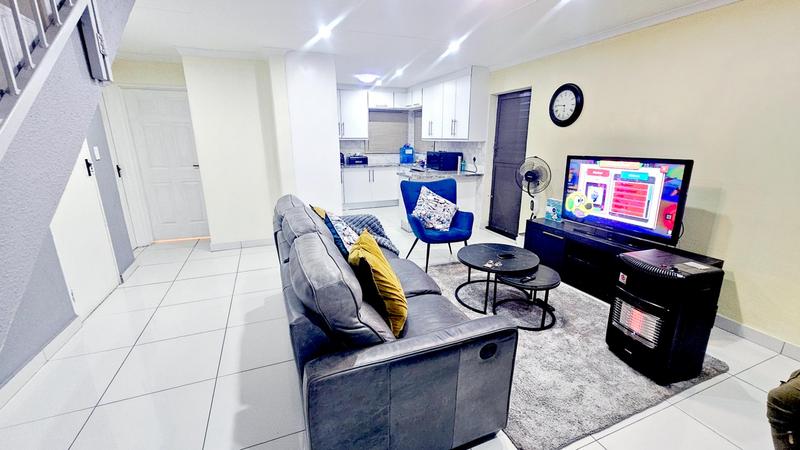 To Let 5 Bedroom Property for Rent in Leopard