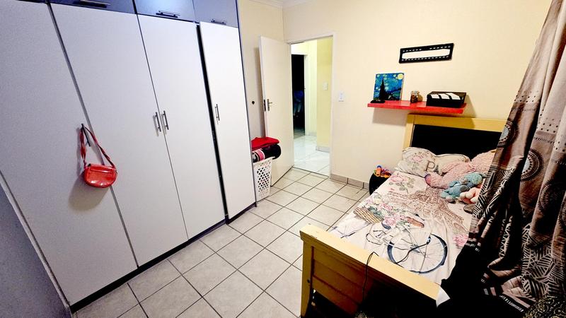 To Let 5 Bedroom Property for Rent in Leopard