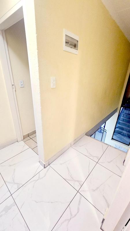 To Let 5 Bedroom Property for Rent in Leopard