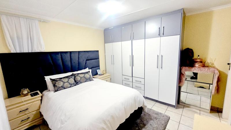 To Let 5 Bedroom Property for Rent in Leopard