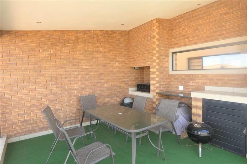 2 Bedroom Property for Sale in Farrarmere Gauteng