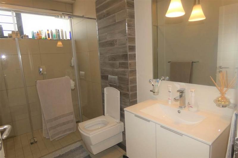 2 Bedroom Property for Sale in Farrarmere Gauteng